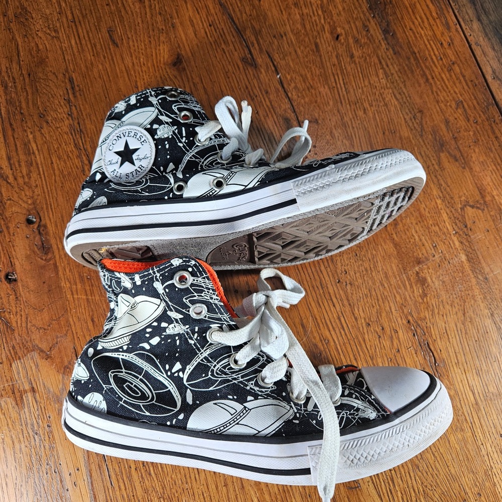 Converse Chuck Taylor All Star Black/White HighTop Kids Shoes Space Size 2 Youth - Picture 3 of 6